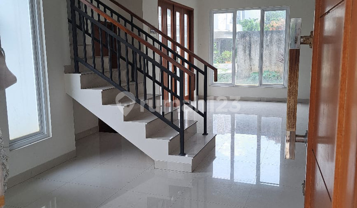 ruang tamu rumah bagus shm di hook,