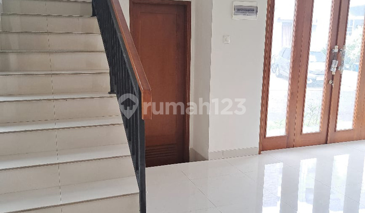 ruang keluarga rumah bagus shm di hook,