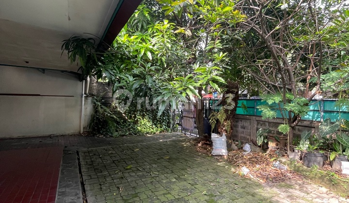 Rumah Lama Hitung Tanah Lokasi Jalan Besar Kemandoran Owner Butuh Uang 2
