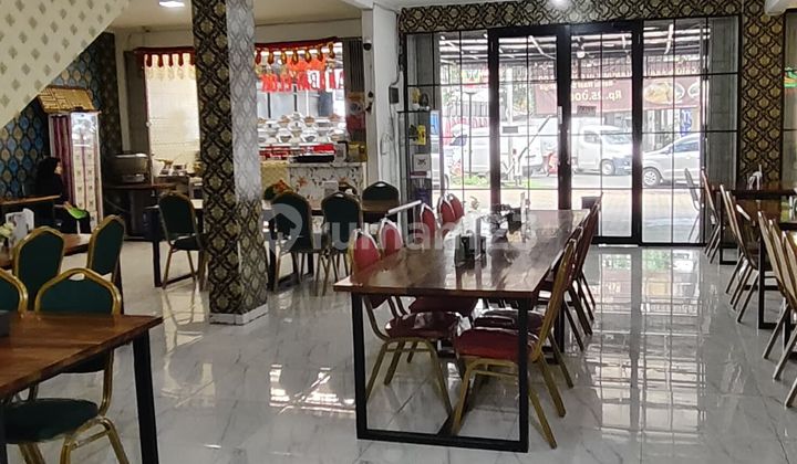 3-Storey Shop House by the Roadside in Ciputat Bintaro 2