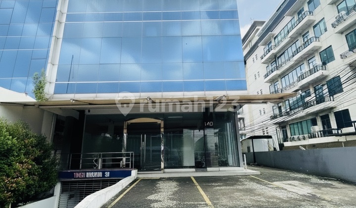 Strategic Commercial Building Ready for Operation in South Jakarta Strategic Commercial Building Ready for Operation in South Jakarta