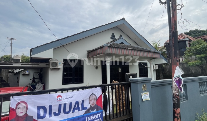 Rumah Lama Butuh Renovasi Lokasi Strategis Petukangan Utara 1