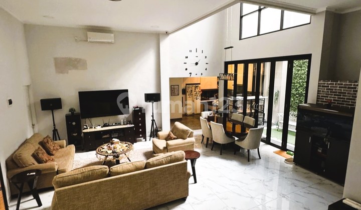 Rumah Modern Bagus Dan Strategis Di Komplek Elite Bintaro  2