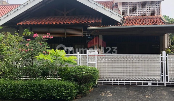 Rumah Second Asri Dan Luas Di Delman Tanah Kusir Jaksel 1