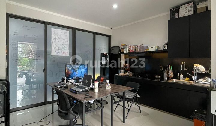 Rumah 2 Lantai Bagus Depan Taman di Kebayoran Harmony Bintaro