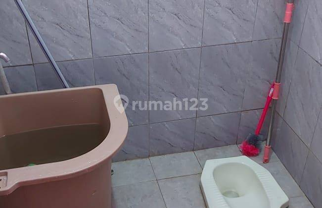 rumah dikomplek pemukiman yang telah ramai penduduk di Jl. Raya diponegoro Rumah Sudah Renovasi SHM Barat