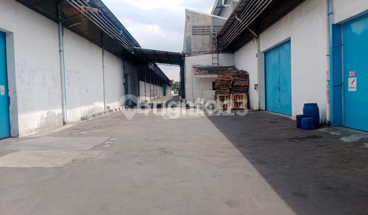 Disewakan 5 Gudang main road Kircon