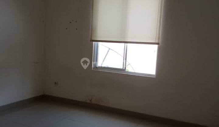 Dijual Rumah Golf Lake Residence SHM di Cengkareng 2
