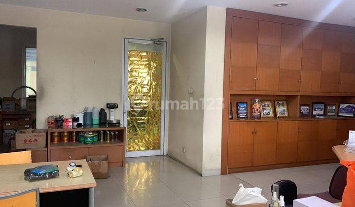 Perkantoran di Pinggir Tol Kebon Jeruk Jakarta Barat, Jakarta Barat Bagus SHM 3