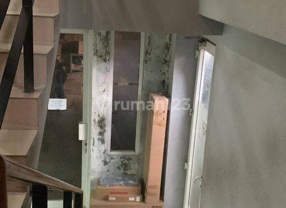 Perkantoran di Pinggir Tol Kebon Jeruk Jakarta Barat, Jakarta Barat Bagus SHM 6