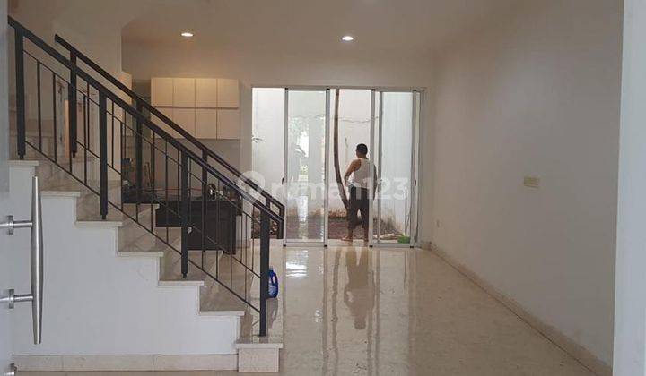 Rumah 2 Lantai Baru Unfurnished di River Valley
lebak Bulus Jak-sel, Jakarta Selatan 2