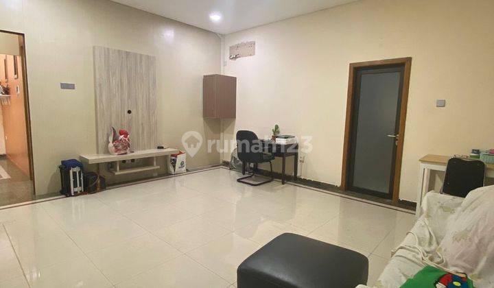 Dijual Rumah jelambar 3 lantai SHM bagus 2