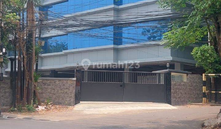 Gedung kantor 5 lantai 1000 m² SHM Bagus 1