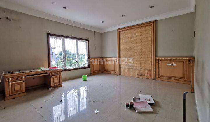 Dijual Rumah Taman Grisenda 4 Lantai SHM Bagus Selatan 2