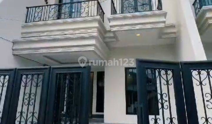 Rumah Baru Semi Furnished American Classic Di Joglo Kembangan 1