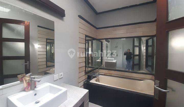 Villa For Rent Available In Kerobokan 12