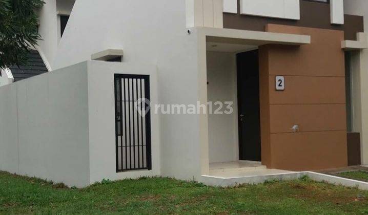 Di Sewa Rumah Keren Nice New di Le Vesta Lippo Cikarang  2