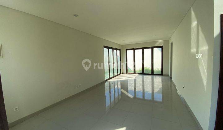 Di Jual Rumah Keren di Jln. Singgalang Lippo Cikarang  2