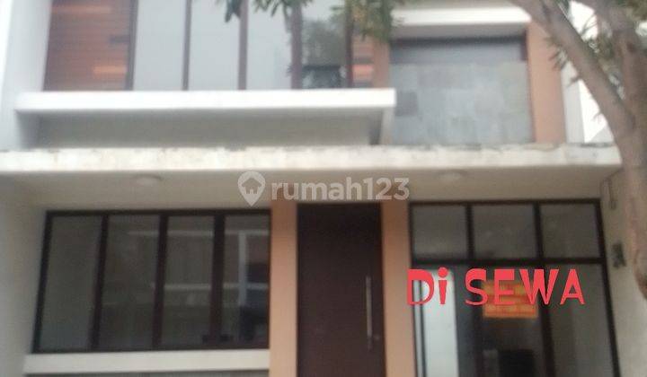 Di Sewa Rumah Keren Nice di Cluster Cosmo Lippo Cikarang  1