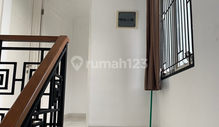 Di Jual Rumah Keren Nice lantai 2 di Ambosia Blovad lippo cikarang  3
