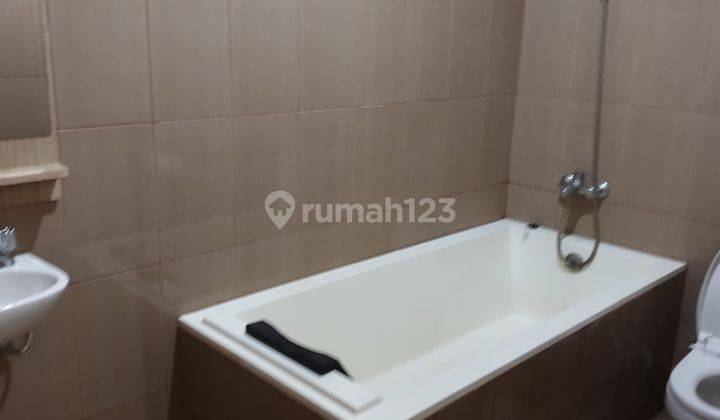 Di Sewa Rumah Keren Nice Full Ft dan kamar mandi Bathtub 6