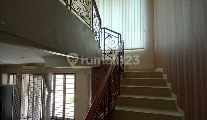  Cool and nice house for sale in Lippo Cikarang, ready to live in. Good price 2