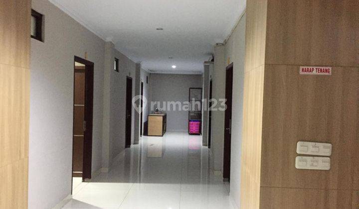 Di Jual Rumah Keren And Nice Lantai 3 memiliki 20 kamar tidur 2