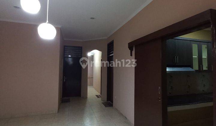 Cool and nice house for rent in Lippo Cikarang, ready to live in. Good price 1