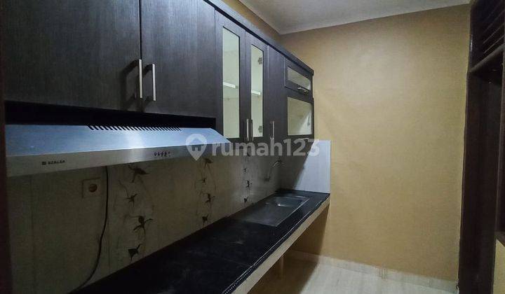 Cool and nice house for rent in Lippo Cikarang, ready to live in. Good price 2