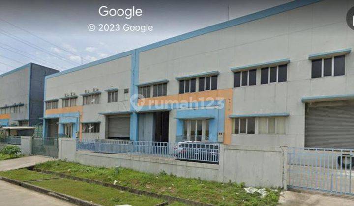 Cool and nice warehouse or factory for Rent in Lippo Cikarang.  Ready to use.  Good price 1