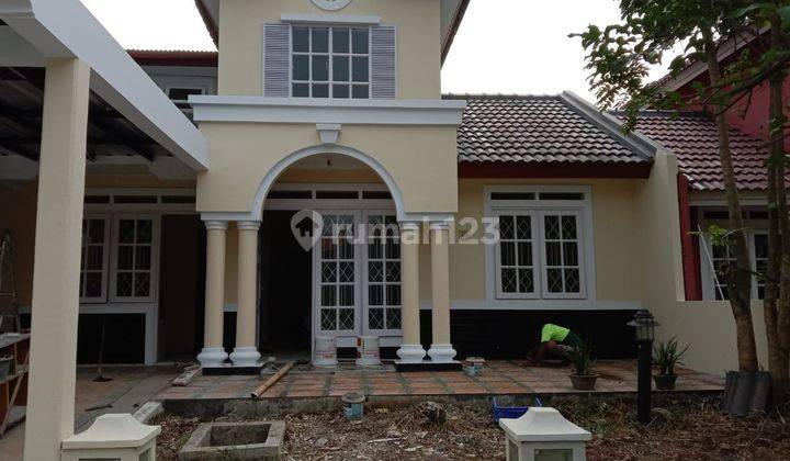 Cool, luxurious and nice house for sale in the Lippo Cikarang residential area.  The house is ready to live in.  Close to facilities at Lippo Cikrang. 1