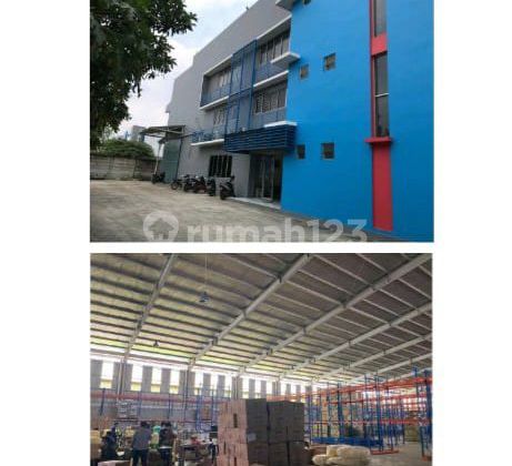 Cool, luxurious and nice, ready-to-use warehouse for rent and located in the Jababeka industrial area.. Deck with toll gate. Enter the 45 fit container Cool, luxurious and nice, ready-to-use warehouse for rent and located in the Jababeka industrial area.. Deck with toll gate. Enter the 45 fit container