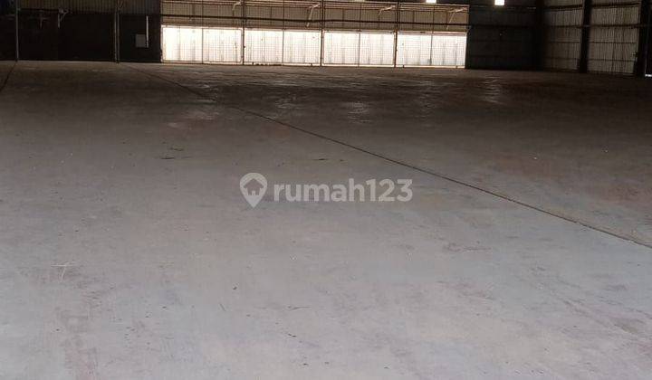 Cool, Luxurious, Good Warehouse or Factory for Rent in the Lippo Cikarang Industrial area, ready to use. 2