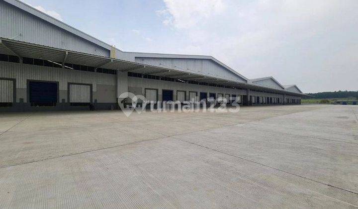 Cool, luxurious, good warehouse or factory to rent in Jababeka in a ready-to-use industrial area. 1