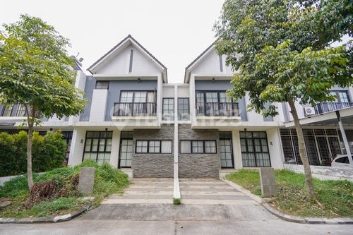 Beautiful View, Luxurious Cool House, To Live In Lippo