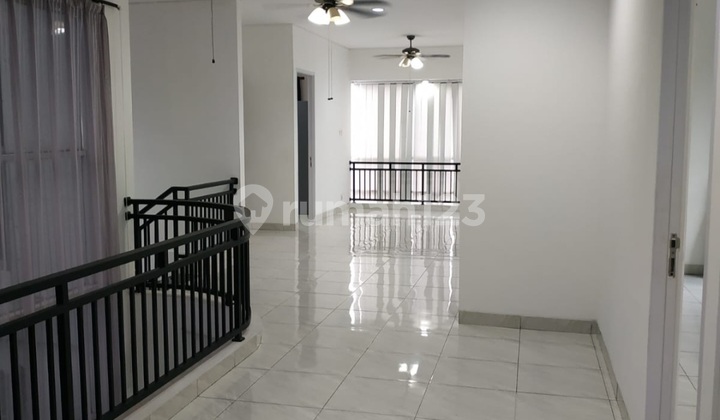 Rumah Cantik Resik Minimalis Stategis & Favorit Jaksel Rumah Cantik Resik Minimalis Stategis & Favorit Jaksel