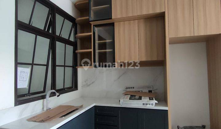 Rumah 2 lantai pinggir jalan raya lokasi dekat MRT lebak bulus  9