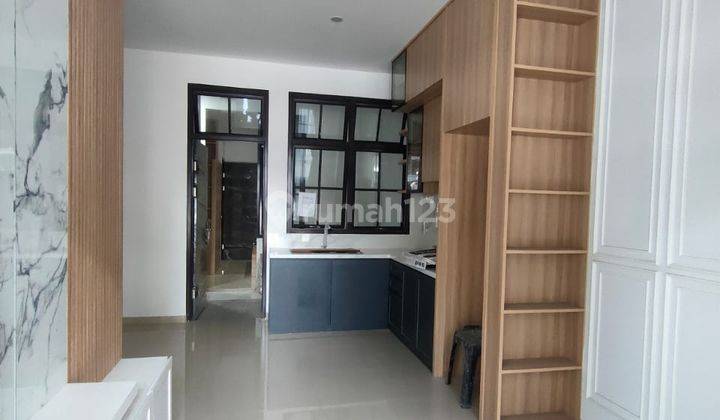 Rumah 2 lantai pinggir jalan raya lokasi dekat MRT lebak bulus  8