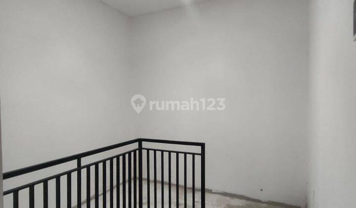 Rumah 2 lantai pinggir jalan raya lokasi dekat MRT lebak bulus  17