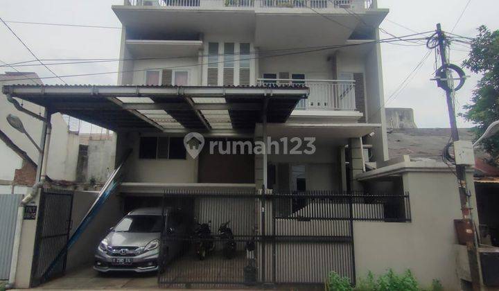 Dijual Rumah cantik  di PULOMAS 2