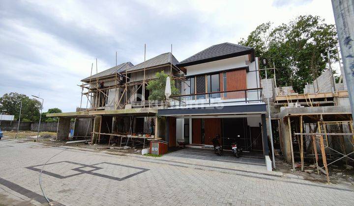 Rumah Ekslusif Konsep Townhouse Dekat Pakuwon Mall Jogja
