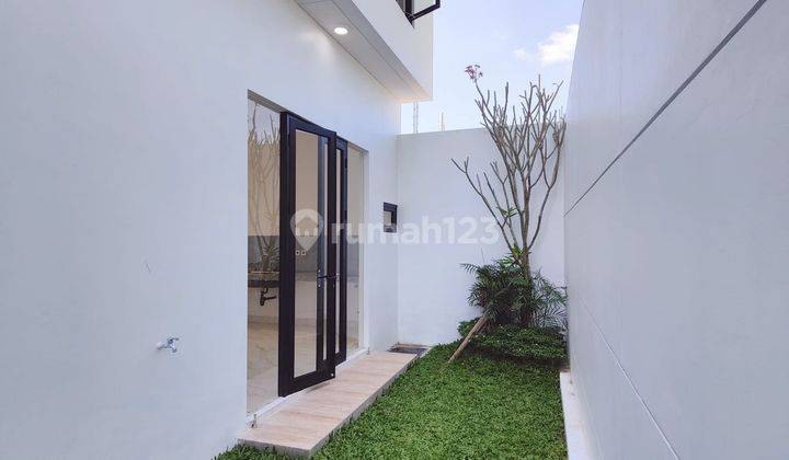 Rumah Ekslusif Konsep Townhouse Dekat Pakuwon Mall Jogja