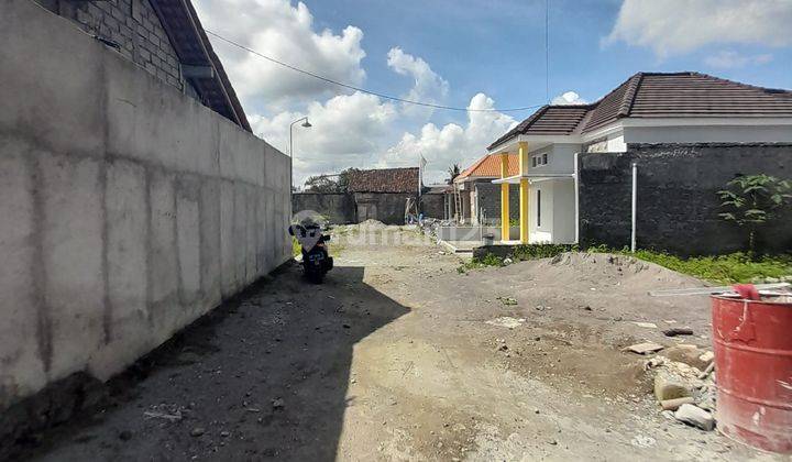 Rumah Bebas Request Desain Dan Fasad. Lokasi Dekat Pasar Klewer 12