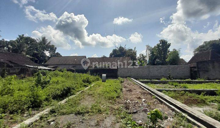 Rumah Bebas Request Desain Dan Fasad. Lokasi Dekat Pasar Klewer 13