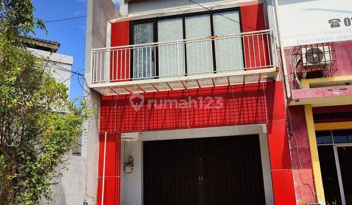 Ruko 3 Lantai Siap Pakai Full Furnished Pinggir Ringroad Utara 1