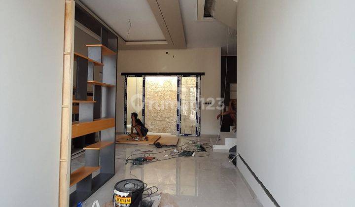 Rumah 2 Lantai Baru Konsep Eelgan Modern Dekat  5
