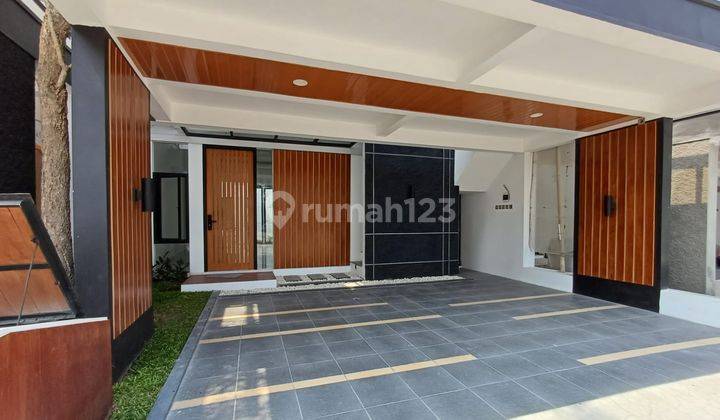 Rumah Kontemporer Mewah Dalam Cluster di Maguwoharjo Dekat Upn 2