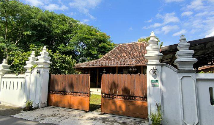 Rumah Heritage Joglo Dengan Private Pool di Sleman Utara 1