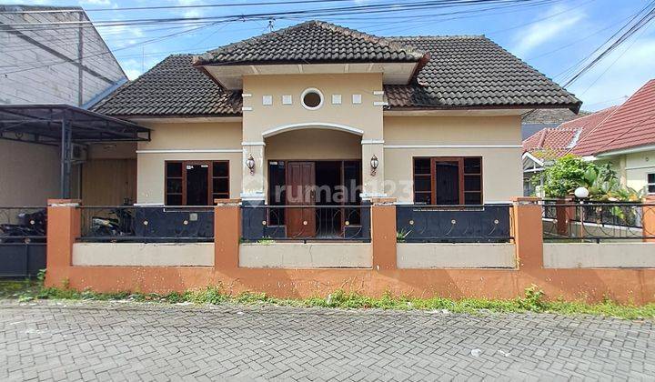 Rumah Furnished Lokasi Sangat Strategis. Selangkah Ke Mall Amplaz 1