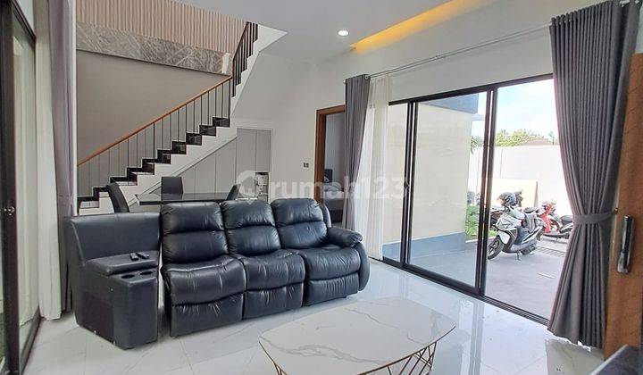 Rumah Mewah Modern 2 Lantai Dalam Perumahan di Jl. Magelang Km.6 2